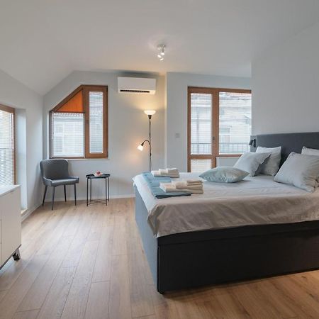 Magdalena Apartment - Two Bathrooms, Perfect City Center Varna Exterior photo