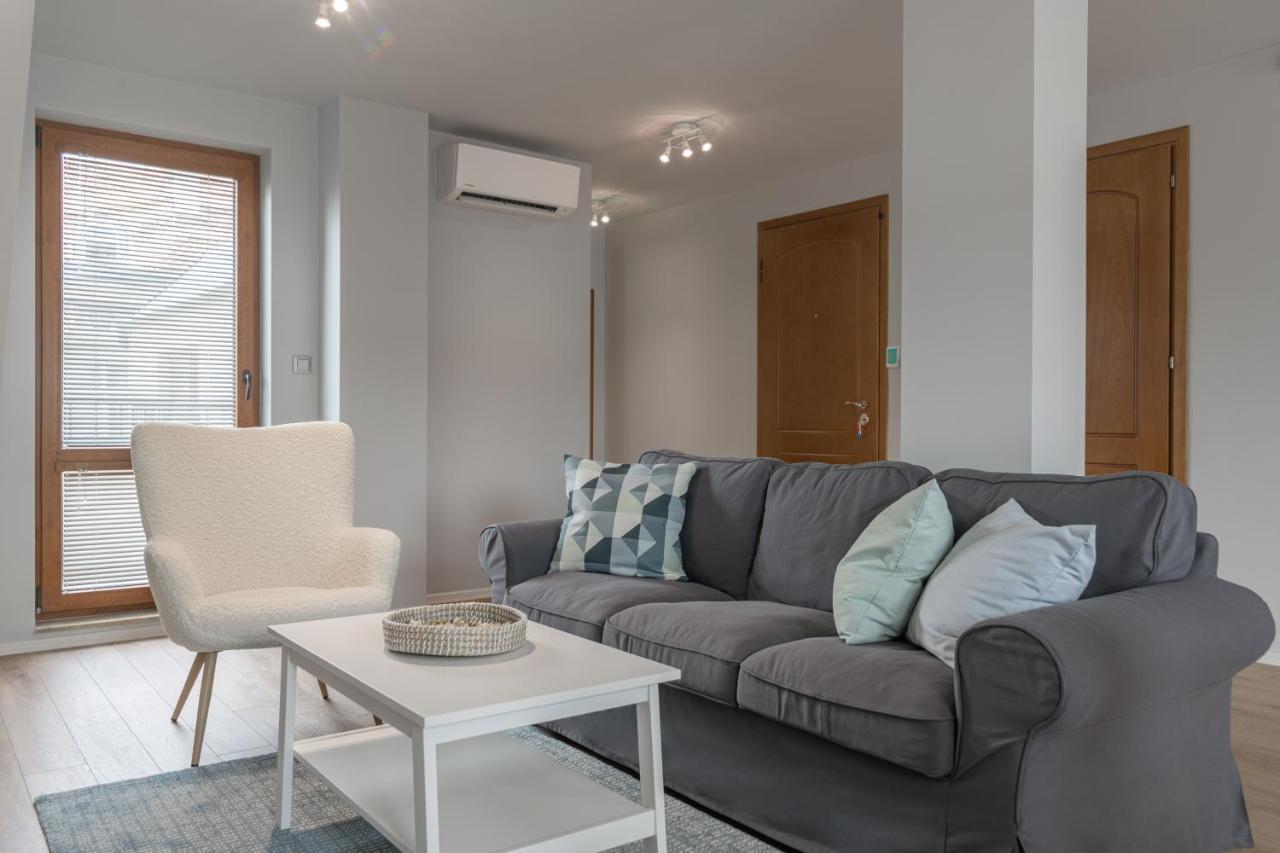 Magdalena Apartment - Two Bathrooms, Perfect City Center Varna Exterior photo