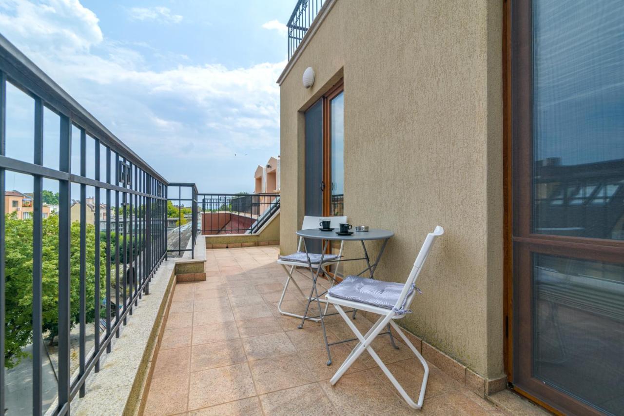Magdalena Apartment - Two Bathrooms, Perfect City Center Varna Exterior photo