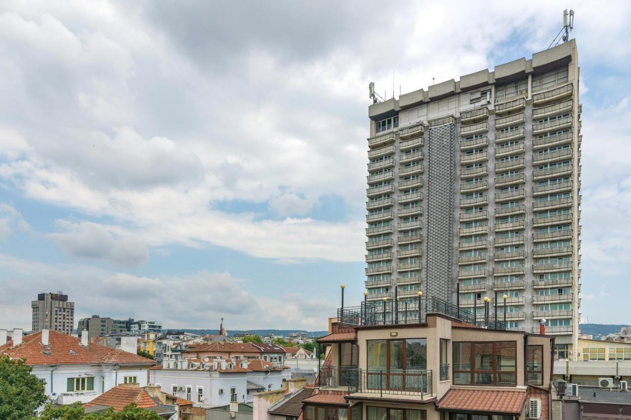 Magdalena Apartment - Two Bathrooms, Perfect City Center Varna Exterior photo